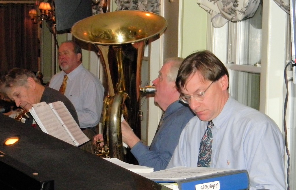 Ross on piano, Rick MacWilliams tuba, Jimmy Mazzy banjo, Dave Didriksen drums