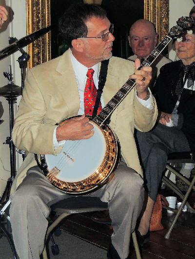 Bob Price playing banjo