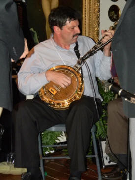 Bob Barta playing banjo