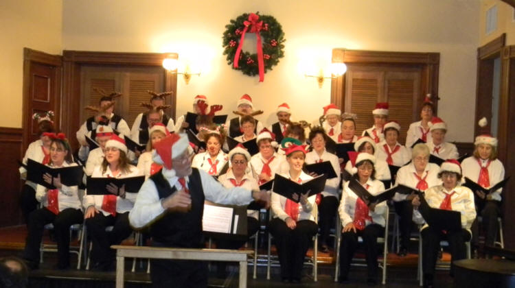 Don leads full chorus & audience